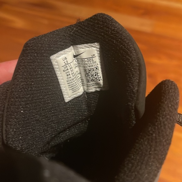 Black Nike Athletic shoes - Picture 4 of 4